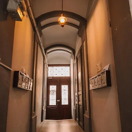 Old Town Apartman *